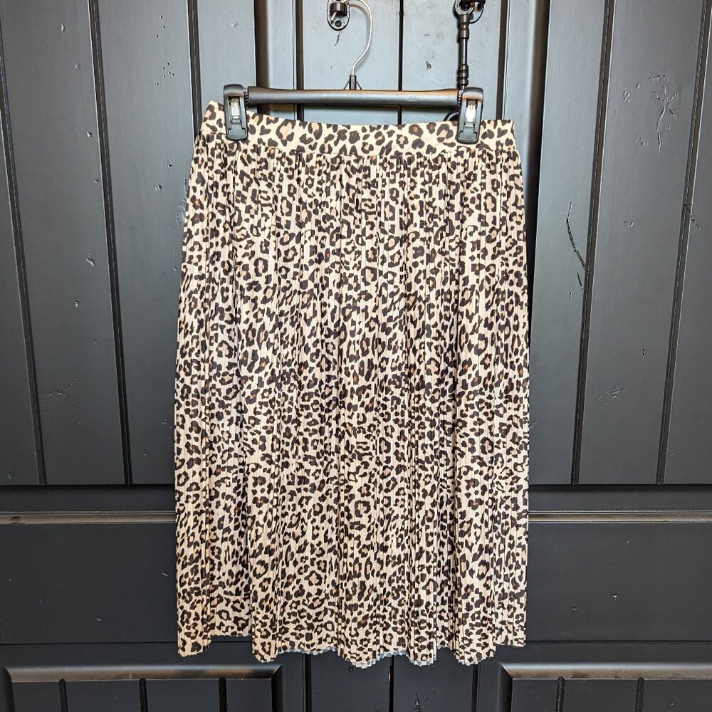 H&M Leopard Pleated Skirt Size Small